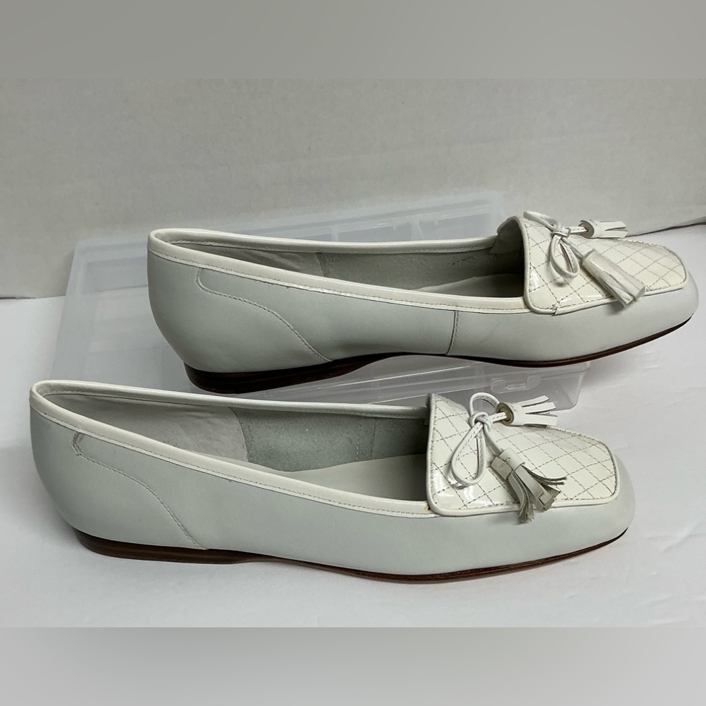 Enzo Angiolini Women’s White Flats & Loafers with Elegant Bow Tassels Detail
